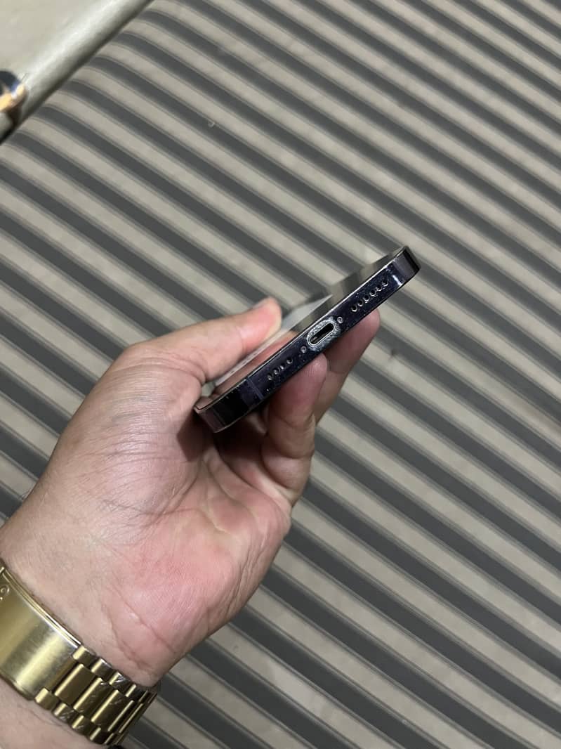 Apple iPhone 14 Pro Max 3