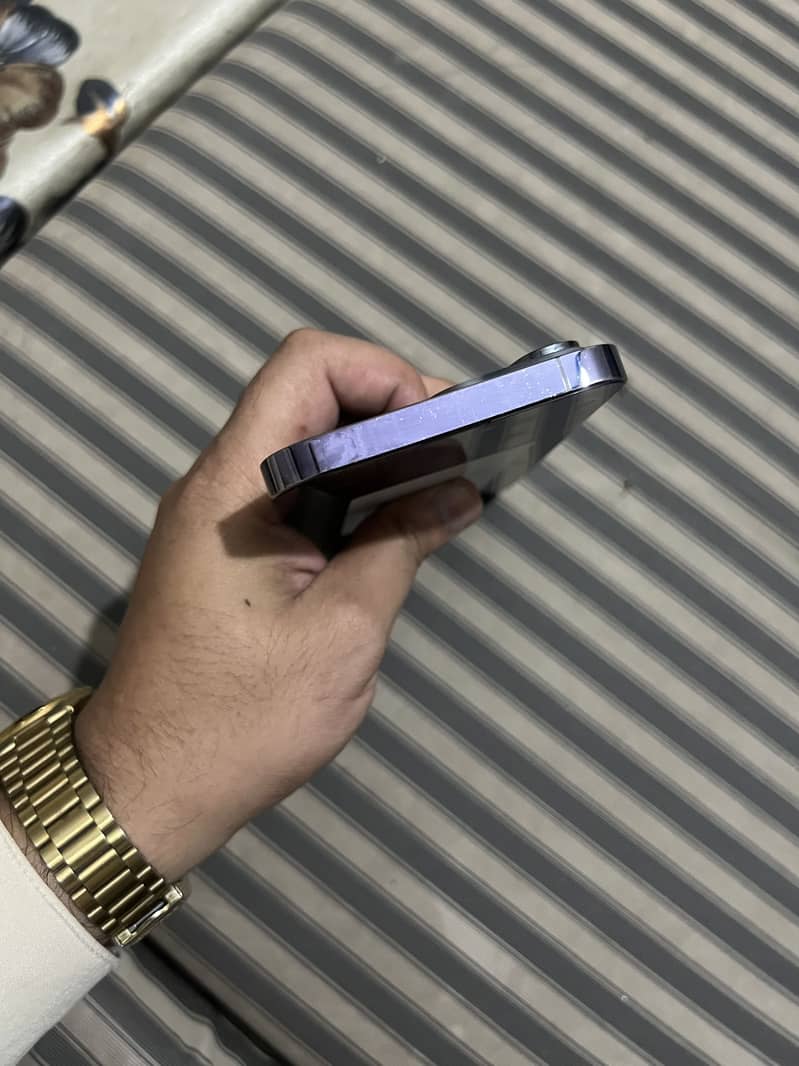 Apple iPhone 14 Pro Max 4