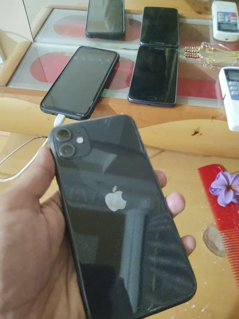 Apple iPhone 11 0