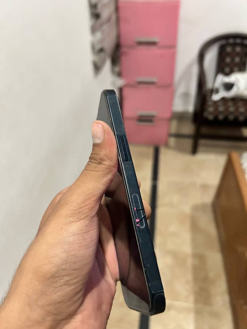 Apple iPhone 13 1