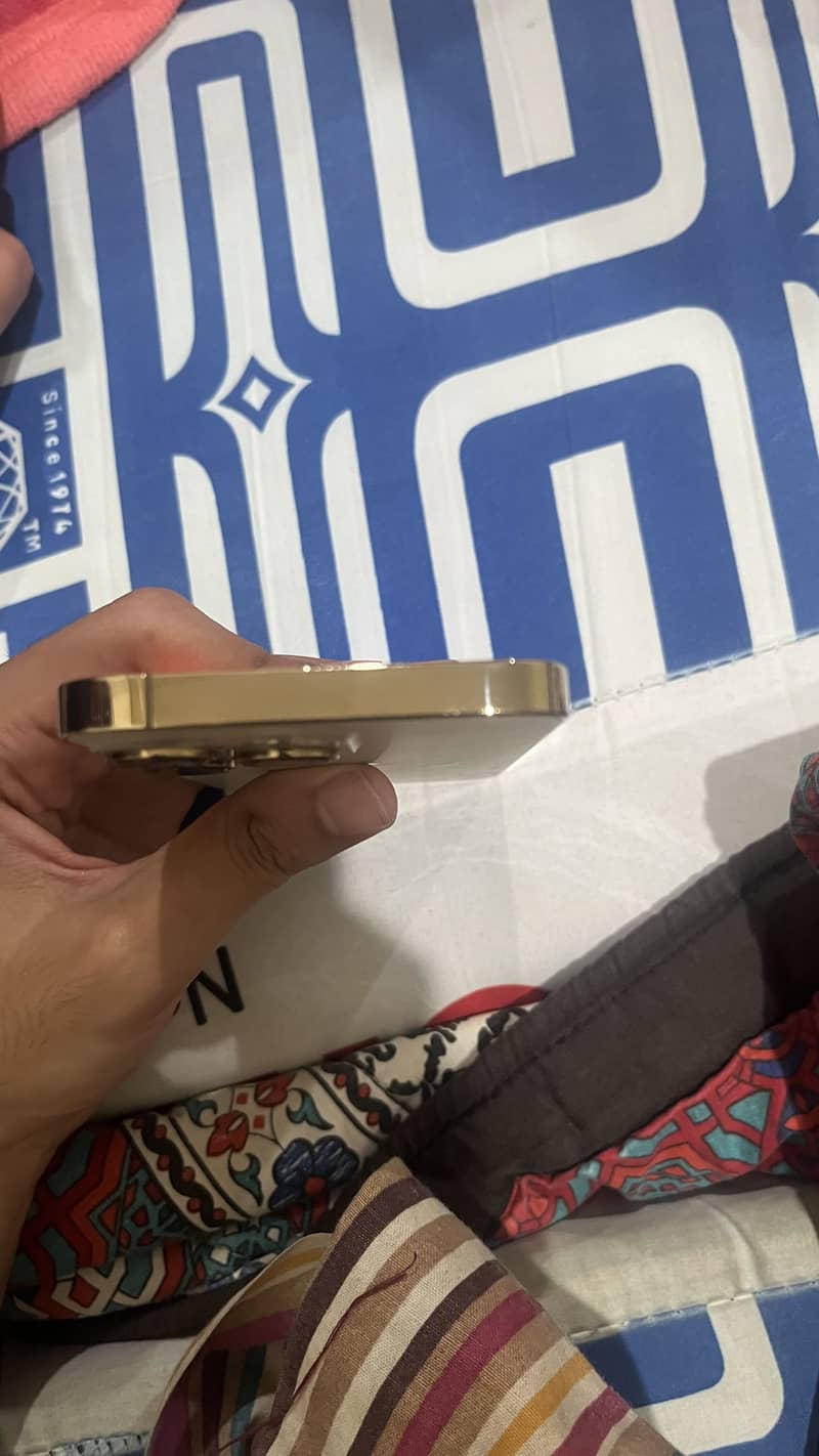 Apple iPhone 13 Pro 8
