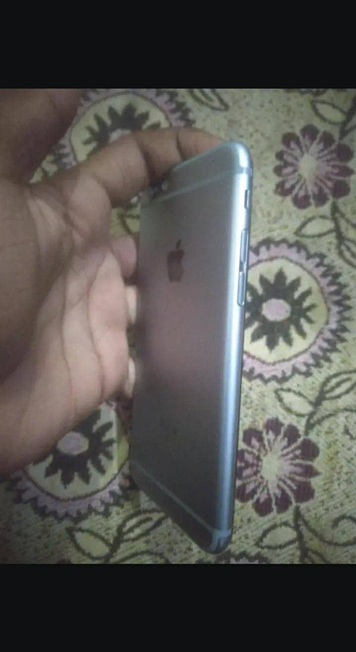 Apple iPhone 6S 4