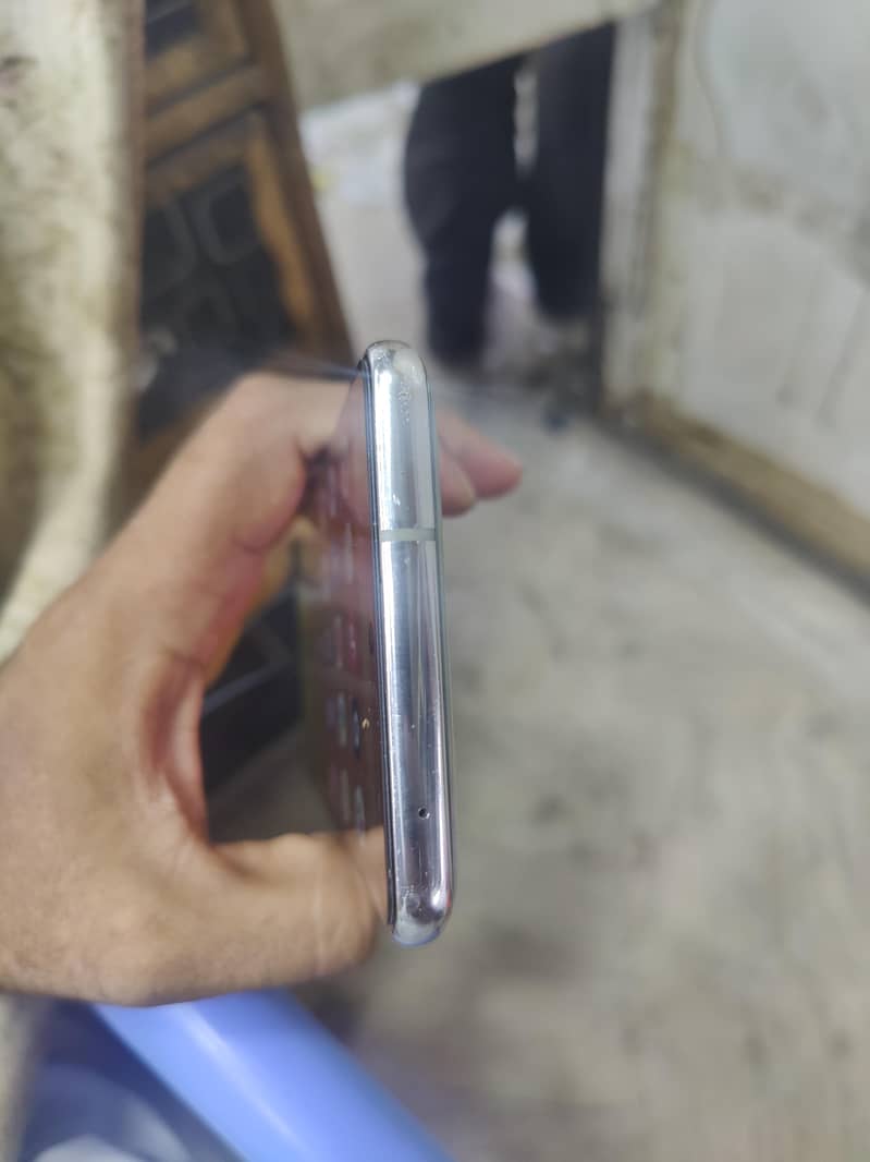Samsung Mobile Note10 Lite 3