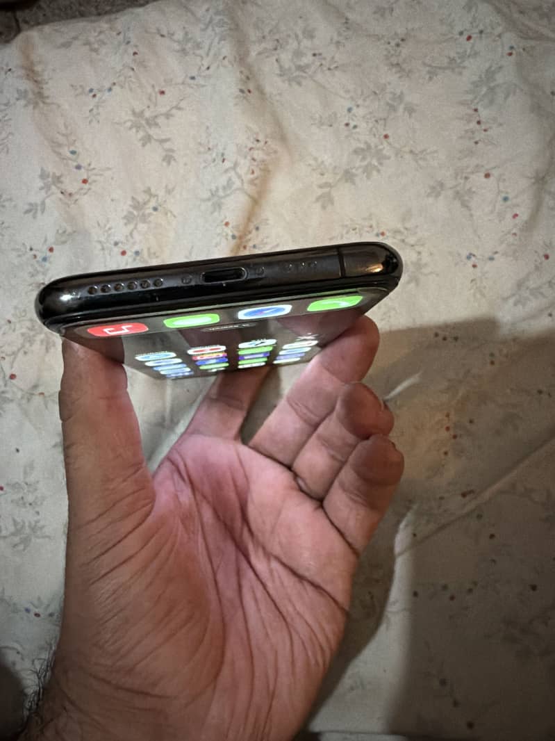 Apple iPhone 11 Pro 3