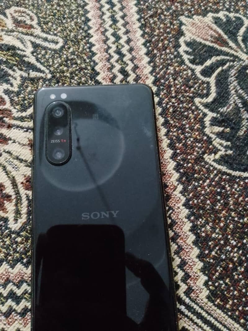 Sony 5 V 3