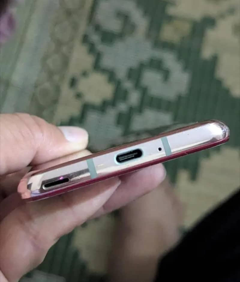 Sharp Aquos R2 3