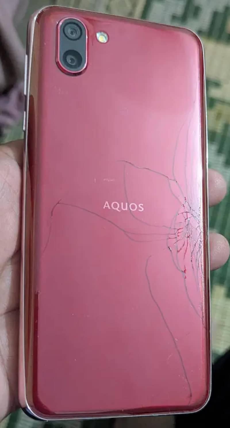 Sharp Aquos R2 5