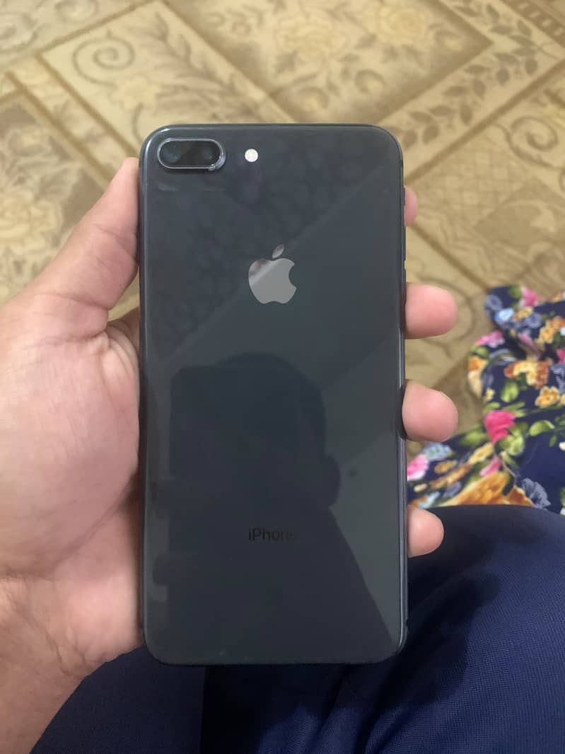 Apple iPhone 8 Plus 2