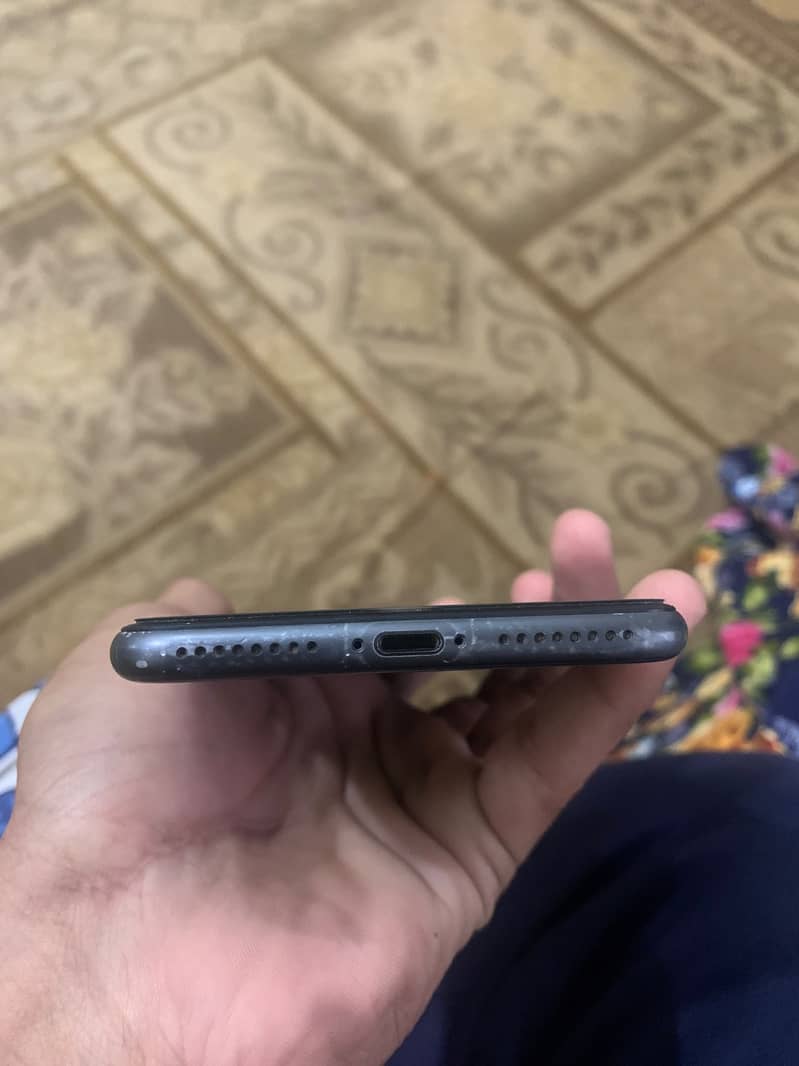 Apple iPhone 8 Plus 4