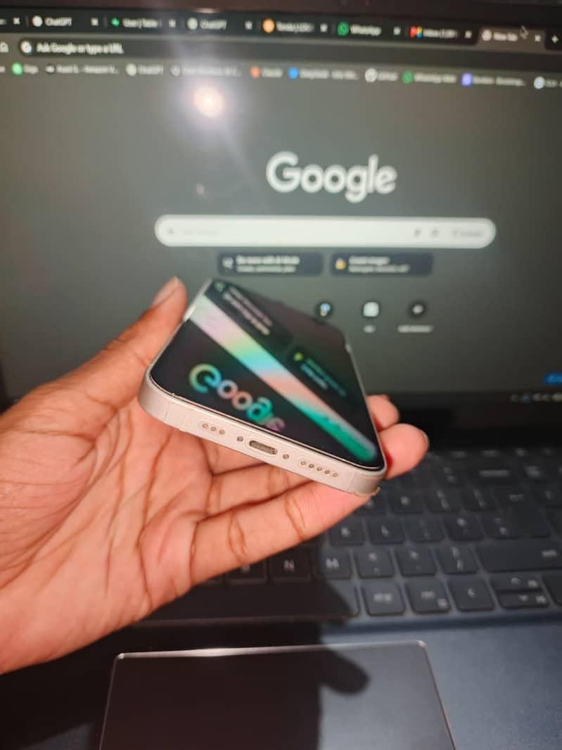Apple iPhone 13 4