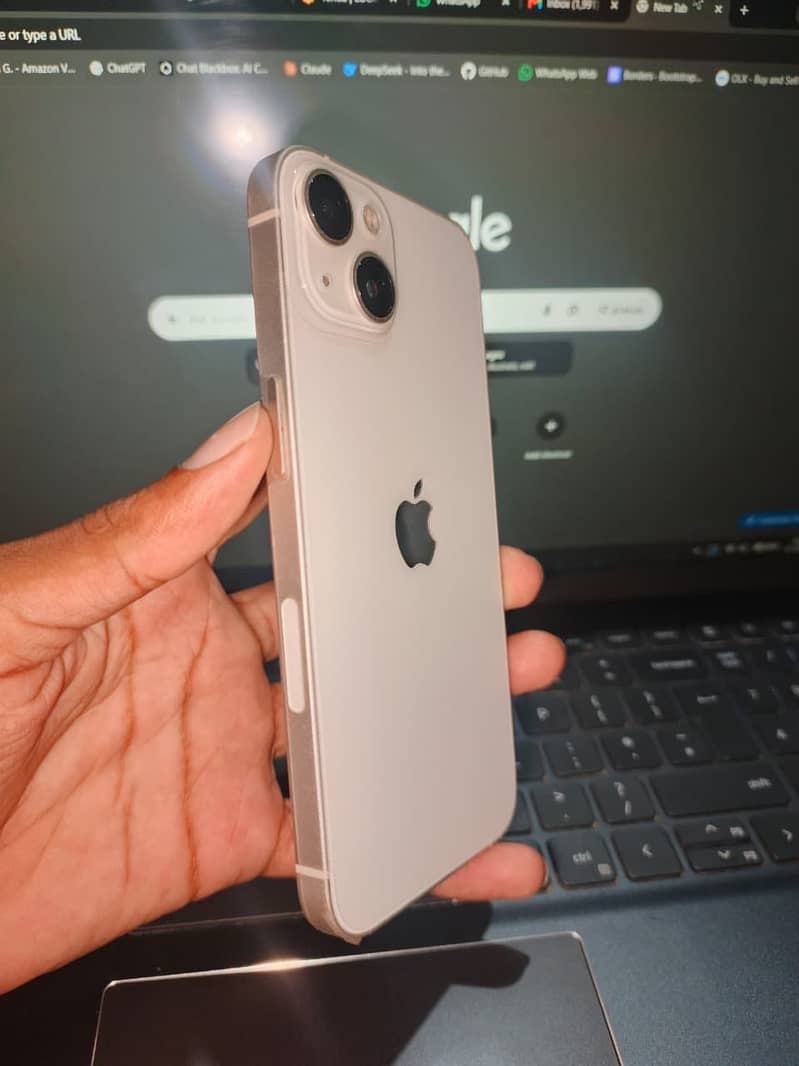 Apple iPhone 13 6