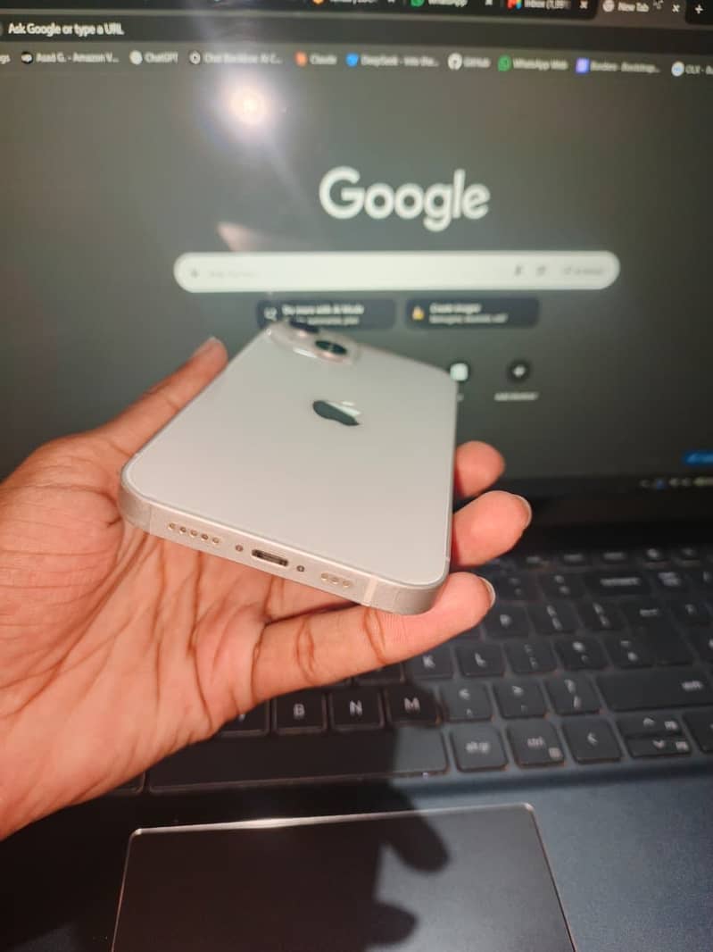 Apple iPhone 13 7