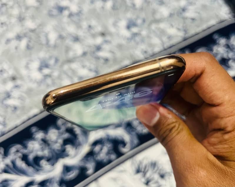 Apple iPhone 11 Pro 3