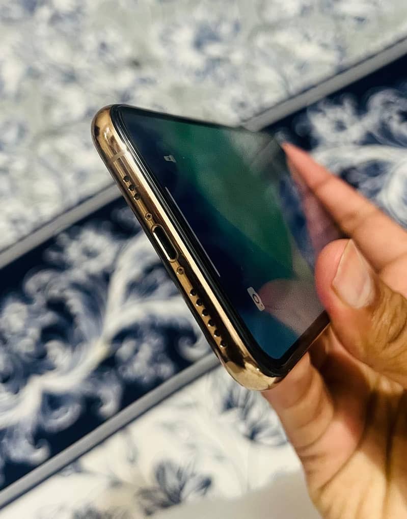 Apple iPhone 11 Pro 6