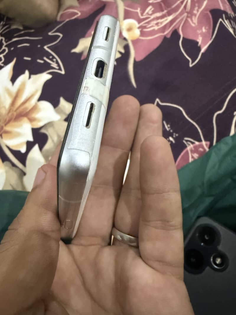 Google Pixel 7a 4
