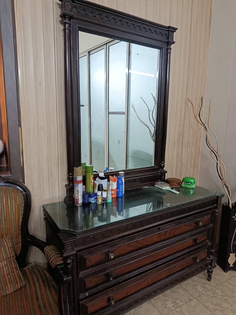 dressing table 3