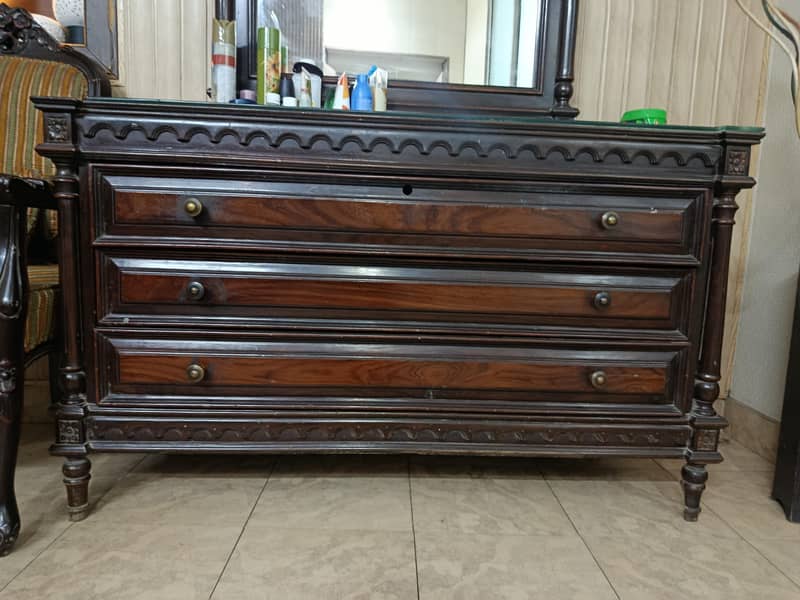 dressing table 4