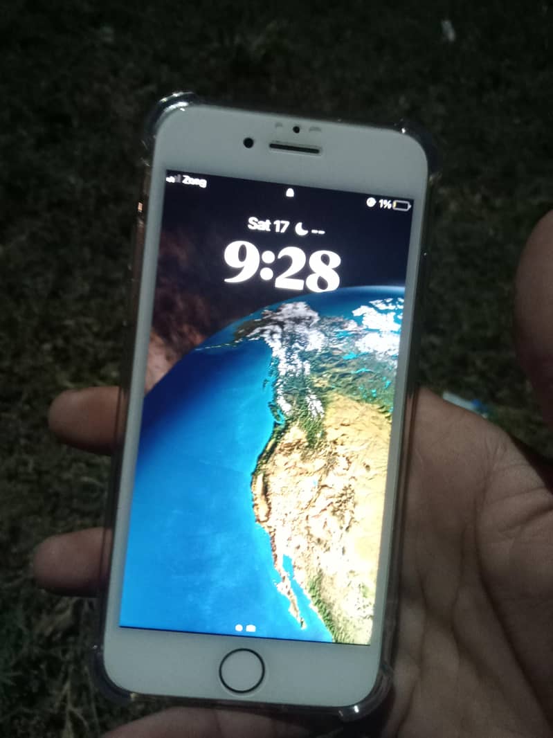 Apple iPhone 8 1