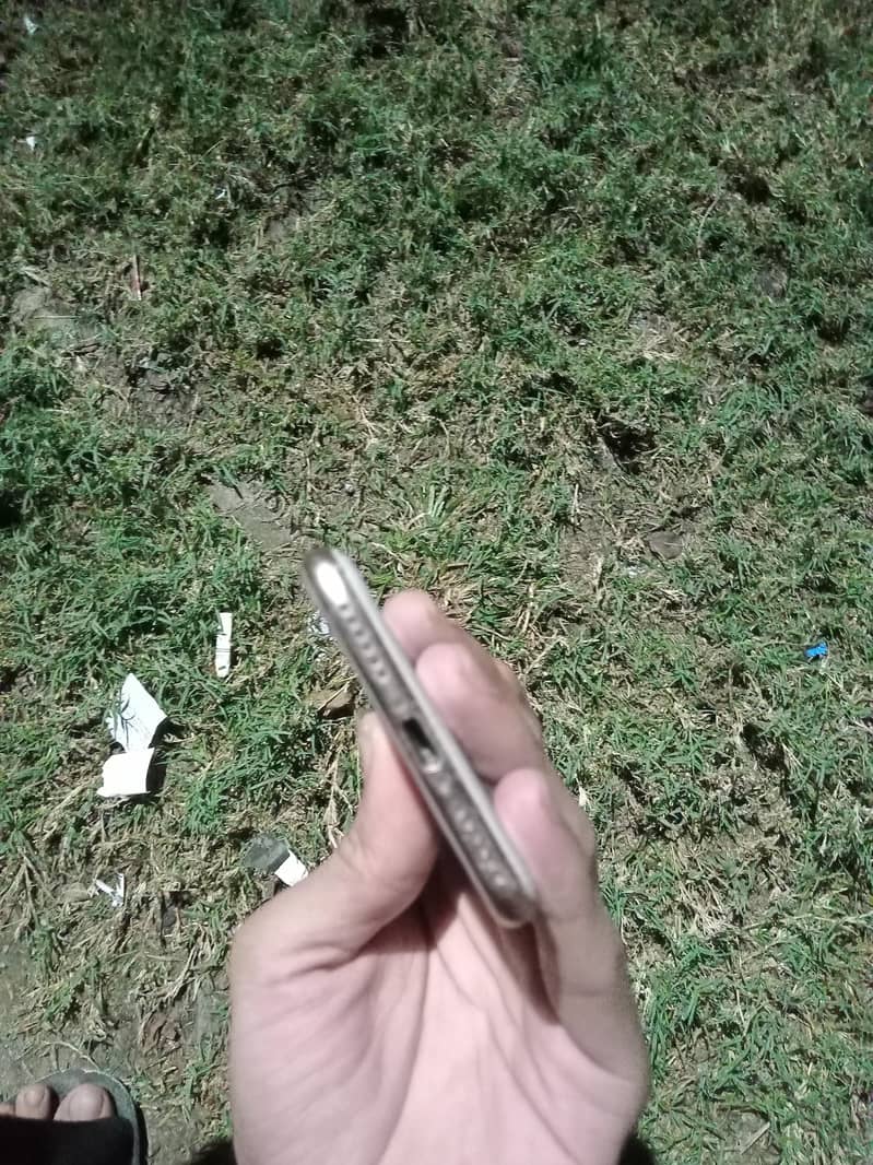 Apple iPhone 8 5