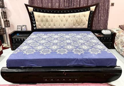 King size double bed for sale!