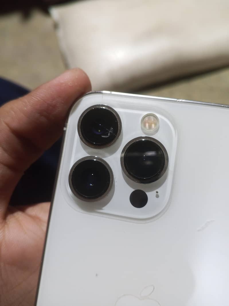 Apple iPhone 13 Pro 3