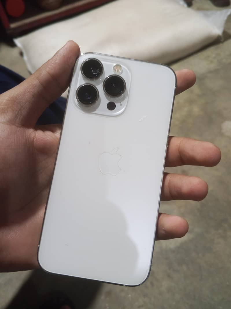 Apple iPhone 13 Pro 4