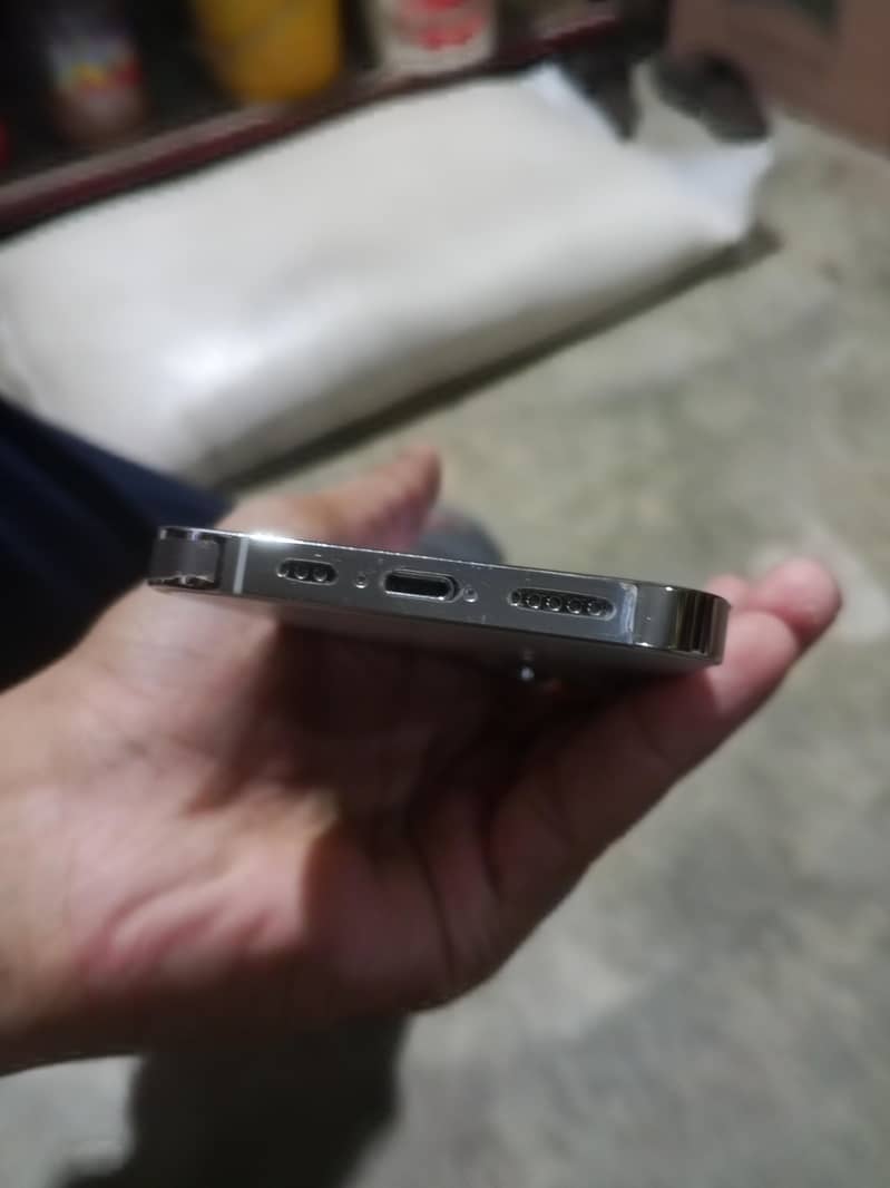 Apple iPhone 13 Pro 6