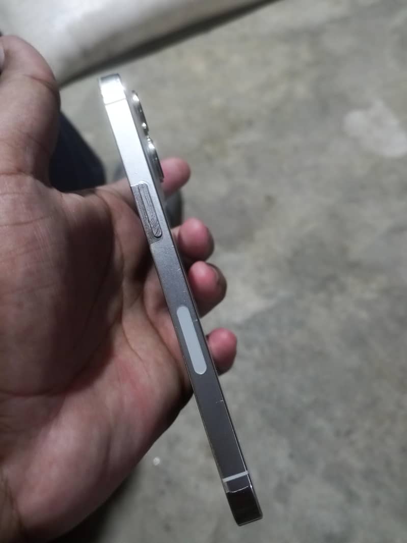 Apple iPhone 13 Pro 8