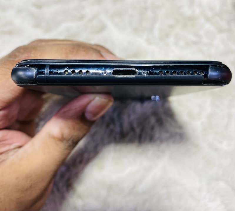 Apple iPhone XS Max 5