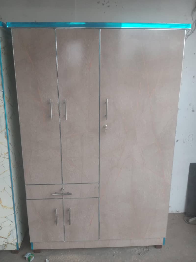 wardrobe 0