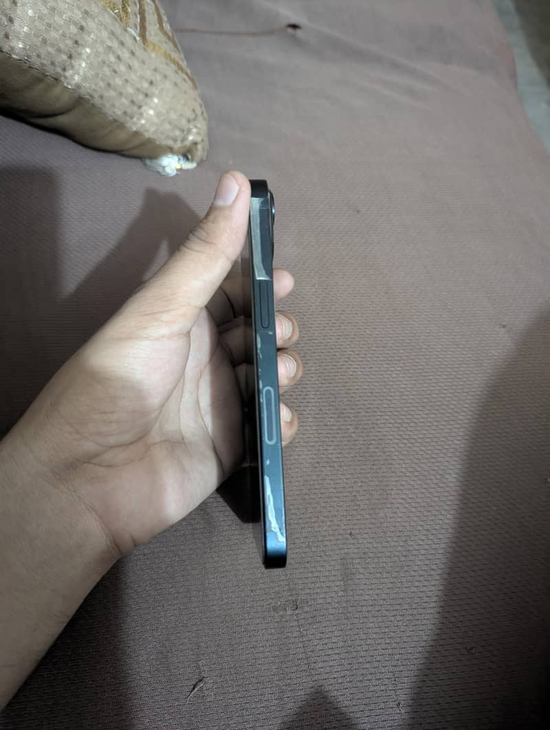 Apple iPhone 13 3