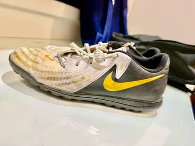 Nike gripper football original shoes for sale