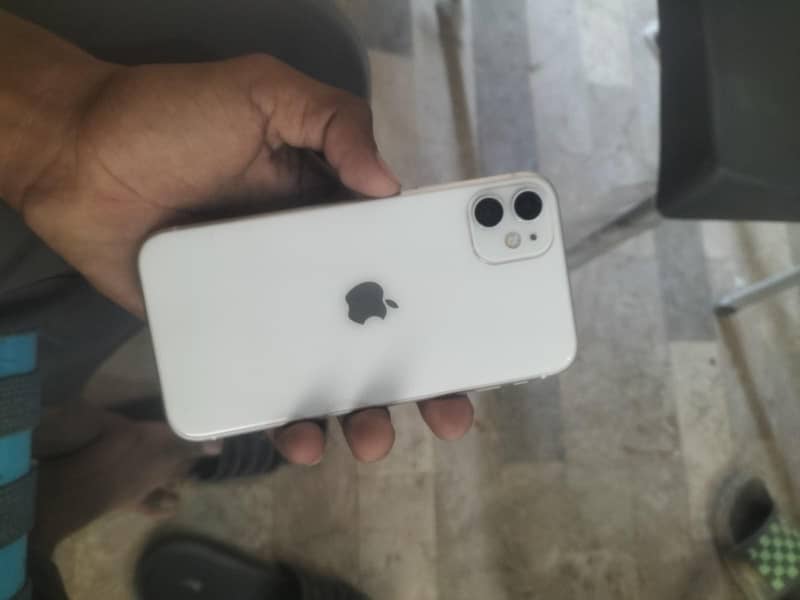Apple iPhone 11 0