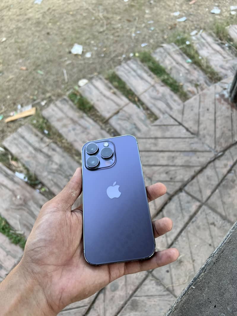 Apple iPhone 14 Pro 0
