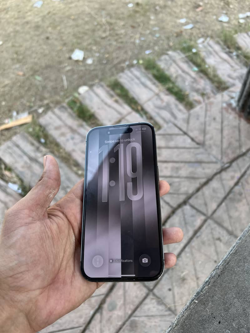 Apple iPhone 14 Pro 2