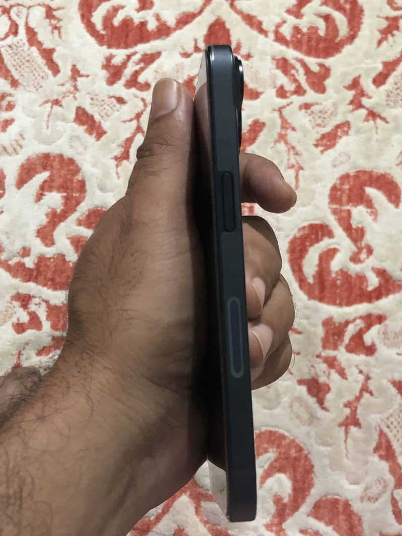 Apple iPhone 14 3