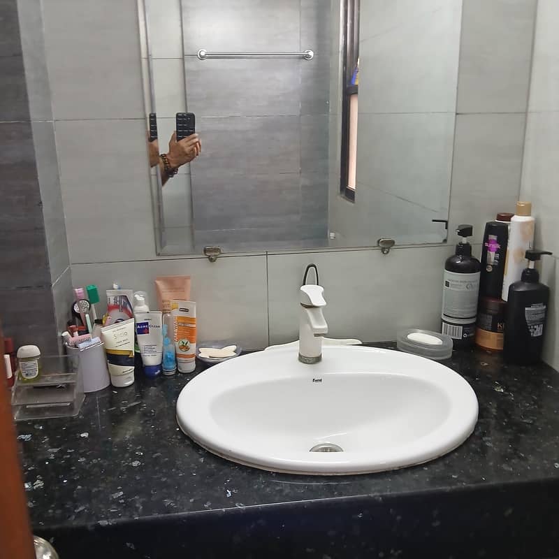 3 Bed DD Flat For Sale Afnan Arcade With Roof Block 15 Gulistan e ...