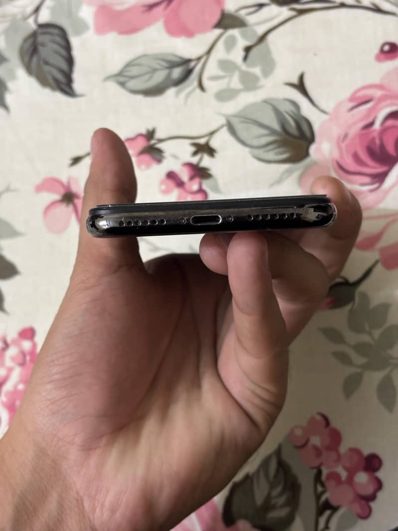 Apple iPhone X 6