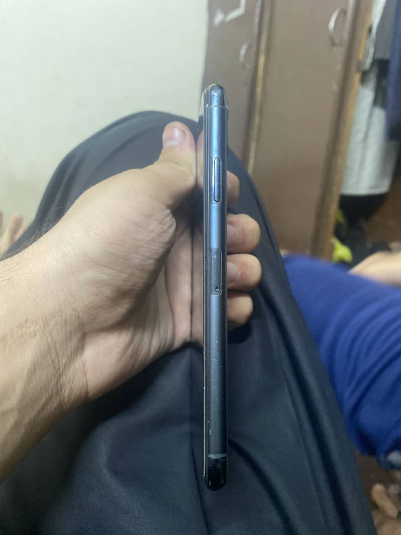 Apple iPhone 11 Pro Max 3