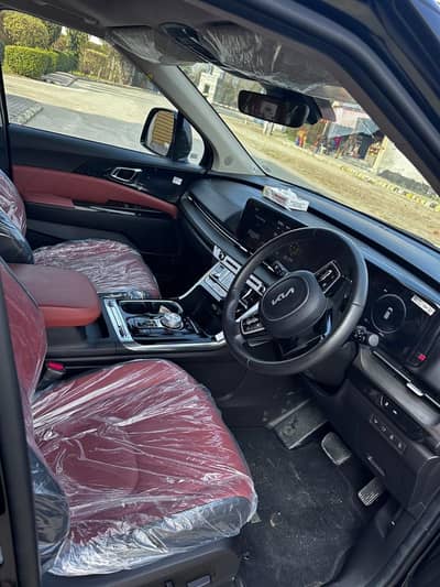 KIA GRAND CARNIVAL 2024