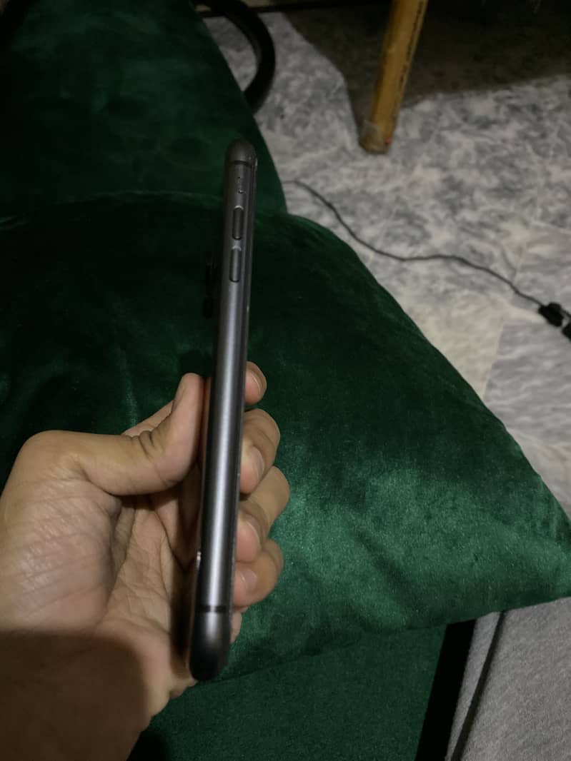 Apple iPhone 11 2