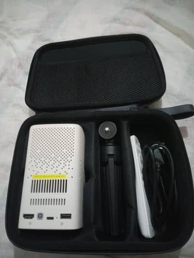 MINIX Mini Beam Projector PRO MNBP-410G – Complete Set