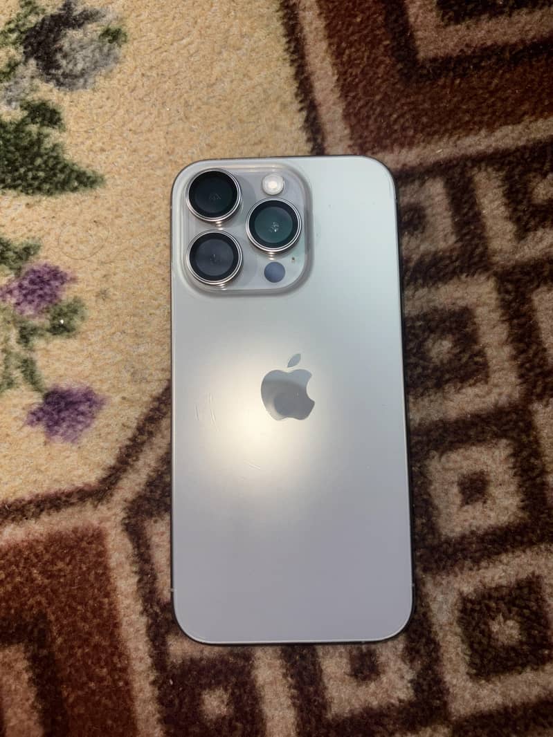 Apple iPhone 15 Pro 4