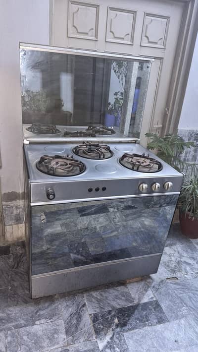 Used Gas Stove with Oven – 3 Burners,just like new