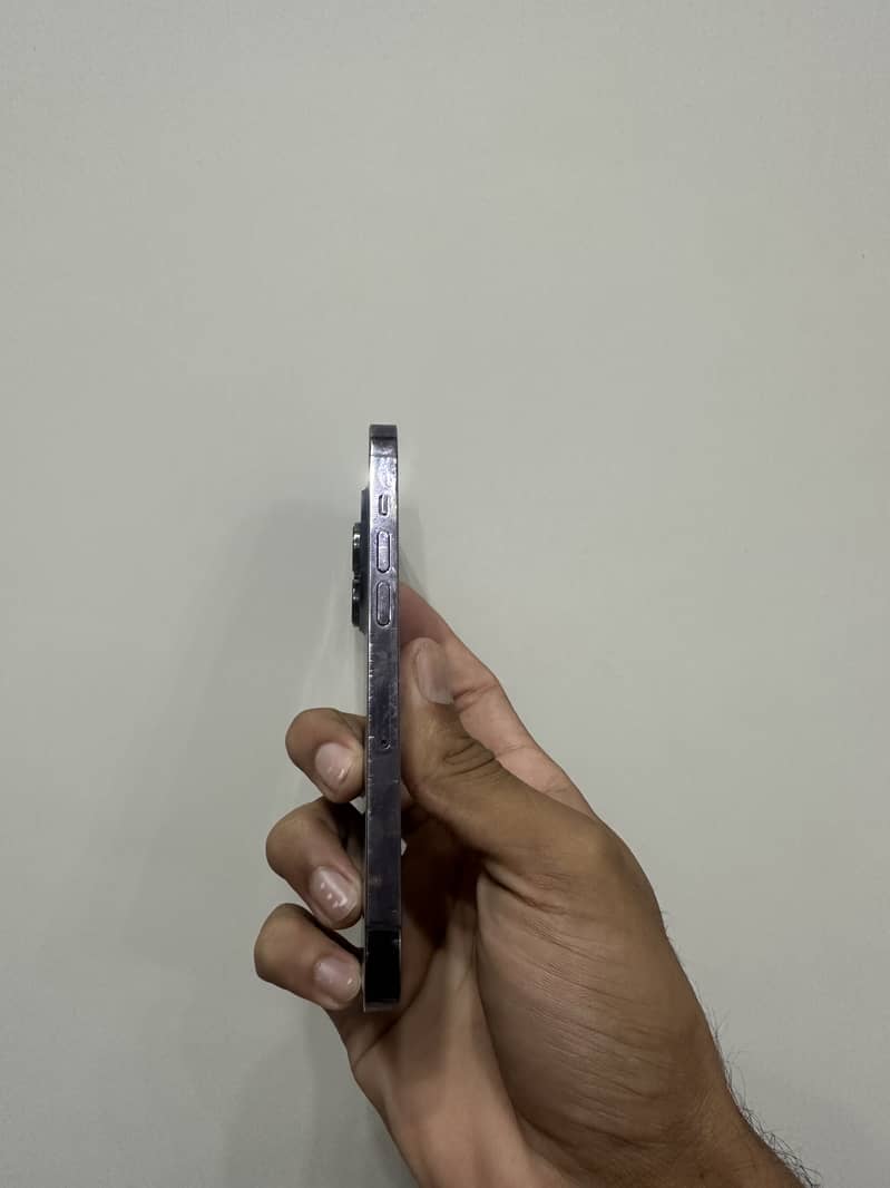 Apple iPhone 14 Pro 2
