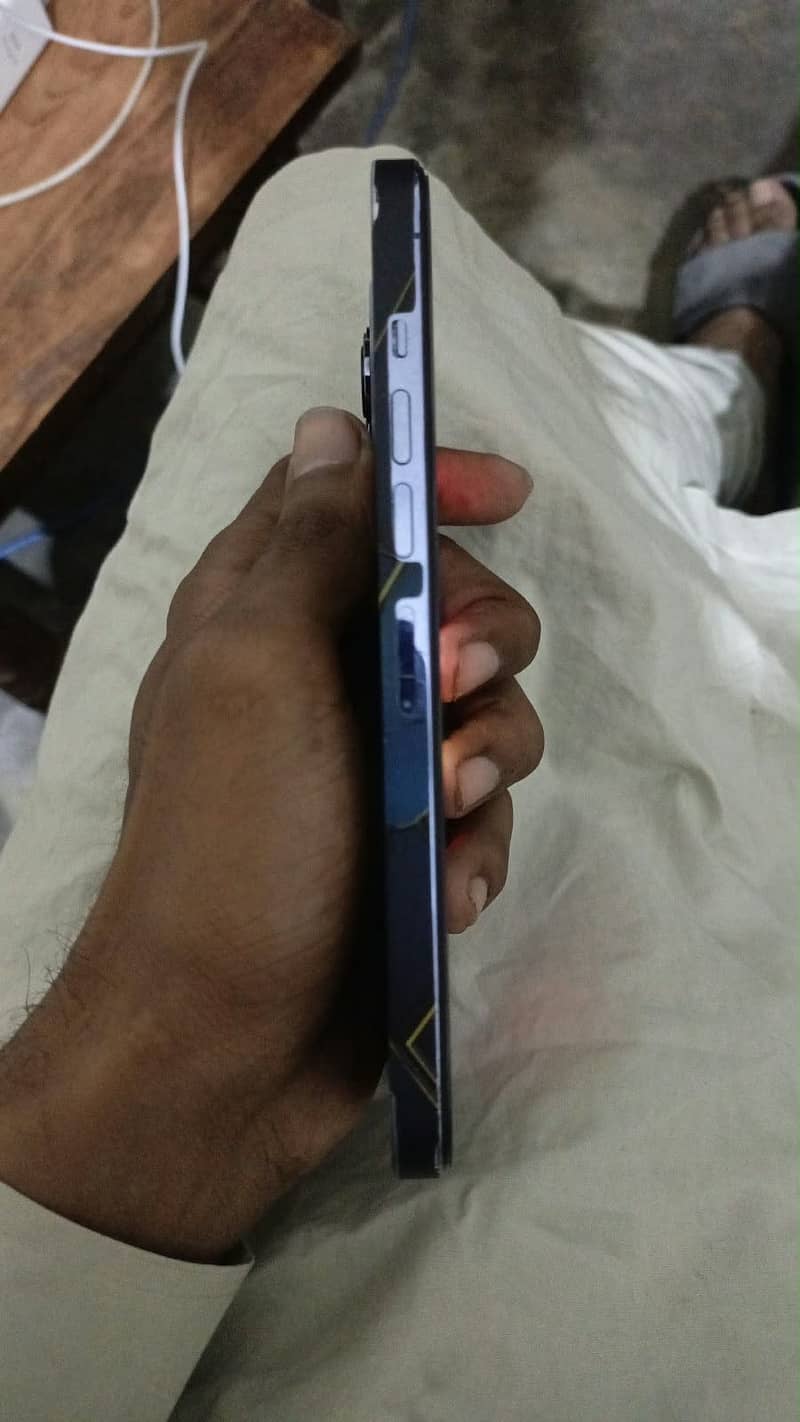 Apple iPhone 13 Pro Max 3