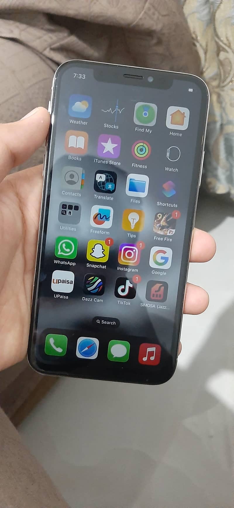 Apple iPhone X 5