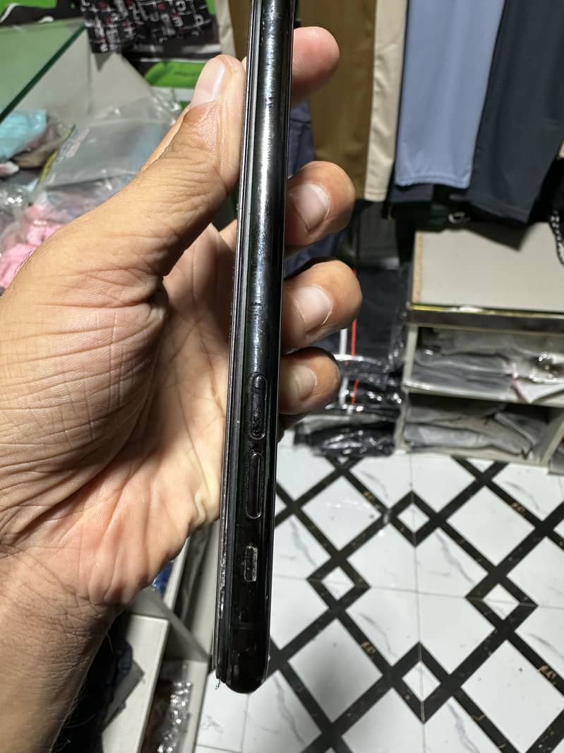 Apple iPhone 11 Pro 2