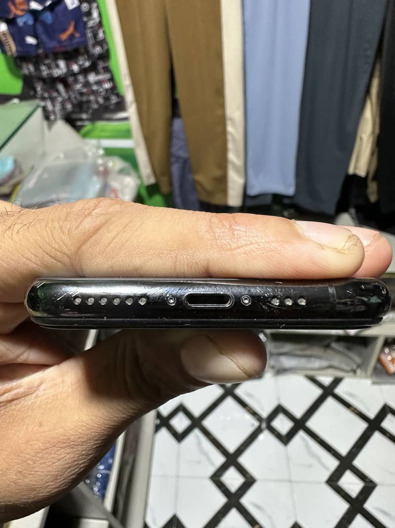 Apple iPhone 11 Pro 3