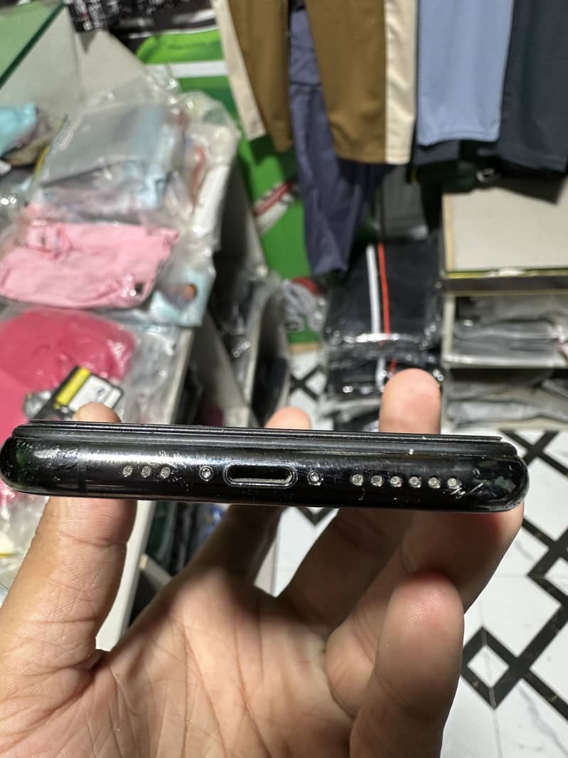 Apple iPhone 11 Pro 7